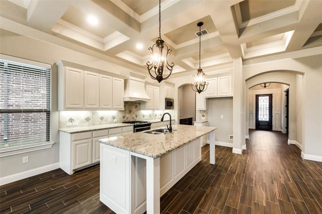 1400 Carnoustie Ct in Granbury, TX - Building Photo