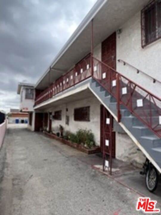 1215 S Ardmore Ave in Los Angeles, CA - Building Photo - Building Photo