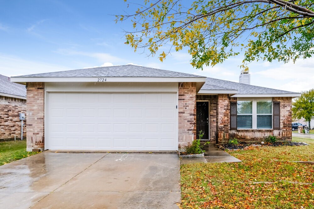 2724 Woodlake Pkwy in Little Elm, TX - Building Photo