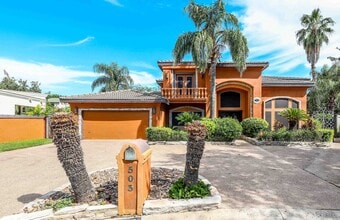 503 W Avon Ct in Laredo, TX - Building Photo - Building Photo