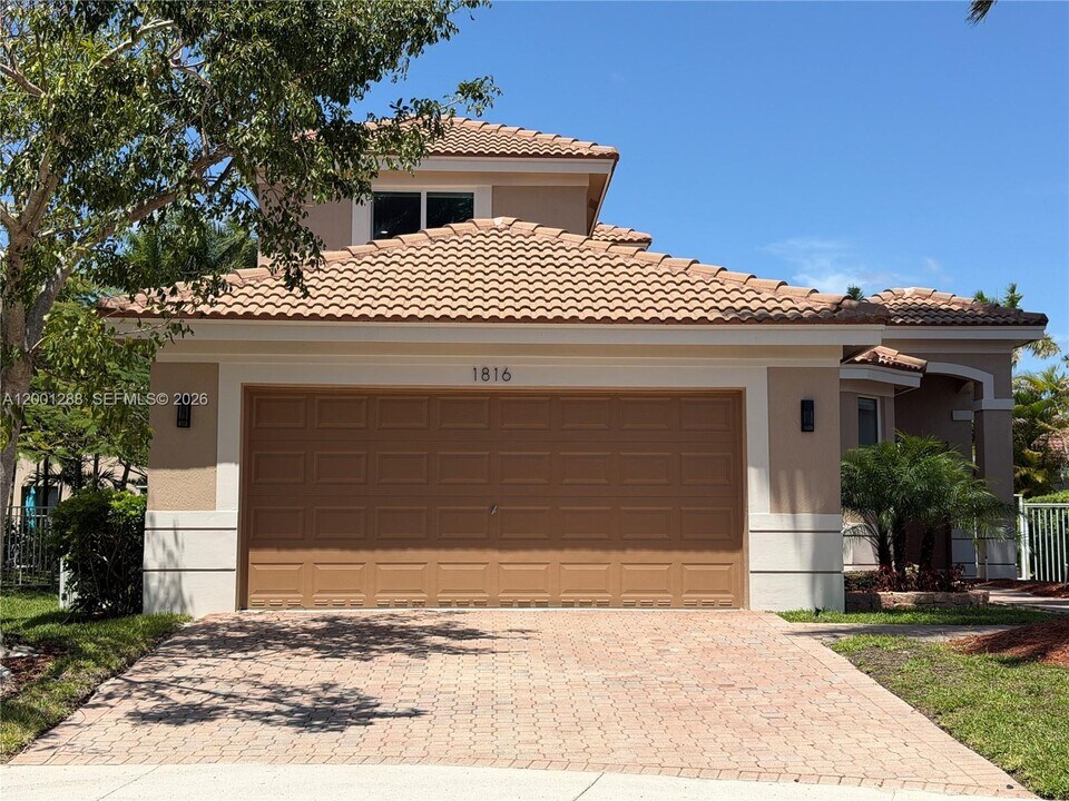 1816 Aspen Ln in Weston, FL - Building Photo