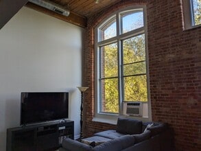 201 S Hoskins Rd, Unit Rare Loft Living in Charlotte, NC - Building Photo - Building Photo