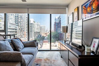 625-629 King St W in Toronto, ON - Building Photo - Building Photo