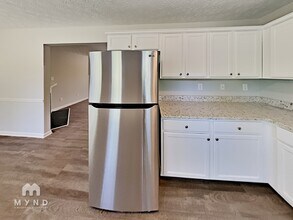 4367 Rocky View Dr in Forest Park, GA - Foto de edificio - Building Photo