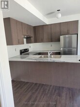 70 Halliford Pl in Brampton, ON - Building Photo - Building Photo