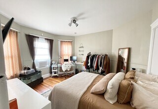 9 Taft St, Unit 1 in Boston, MA - Building Photo - Building Photo