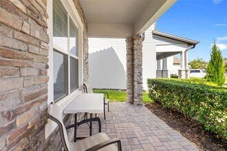 8000 Leaf Grv Cir in Orlando, FL - Building Photo - Building Photo