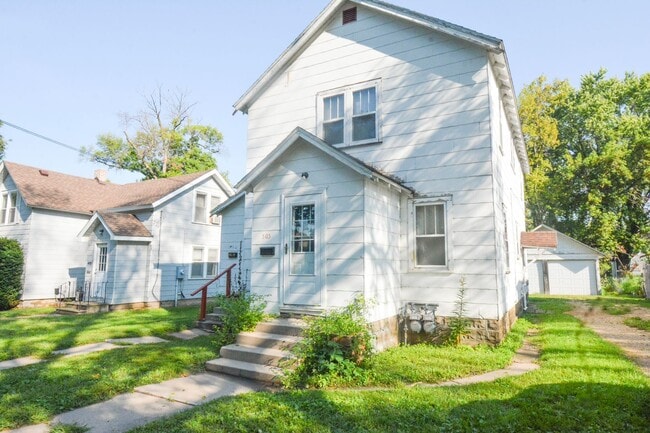 property at 505 7th Ave SE