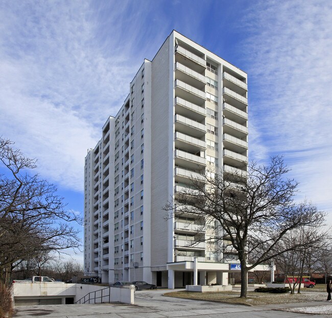 Terrace Wood in Toronto, ON - Building Photo - Building Photo