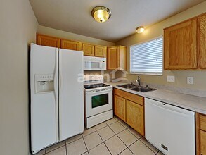 4086 W 5400 S in Roy, UT - Foto de edificio - Building Photo