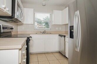 7180 Mauna Loa Blvd in Sarasota, FL - Building Photo - Building Photo