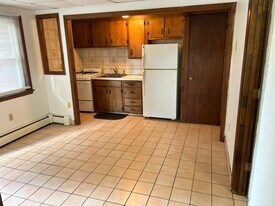 64 W High St, Unit 2 in East Hampton, CT - Building Photo