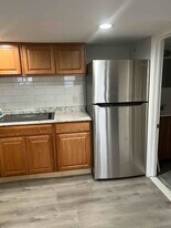 285 Pearsall Ave in Jersey City, NJ - Building Photo