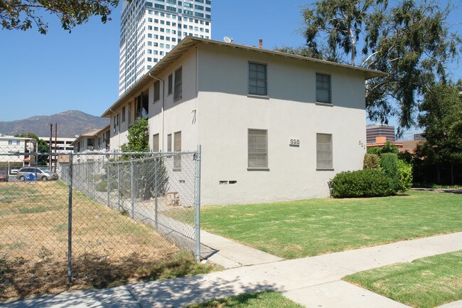 321 W Doran St in Glendale, CA - Building Photo - Building Photo