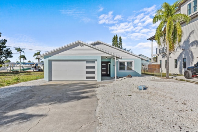 13821 Judy Ave in Hudson, FL - Building Photo - Building Photo