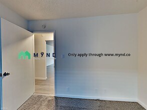 3757 39th Ave-Unit -Apt 2 in Oakland, CA - Building Photo - Building Photo