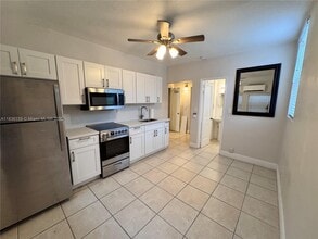 1555 Harrison St in Hollywood, FL - Building Photo - Building Photo