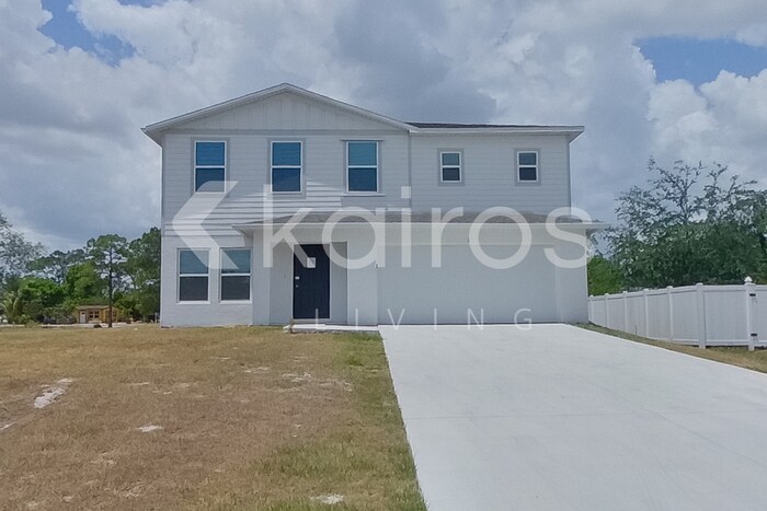 5 Connecticut Rd in Lehigh Acres, FL - Building Photo