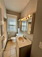 913 W Nesquehoning St in Easton, PA - Building Photo - Building Photo
