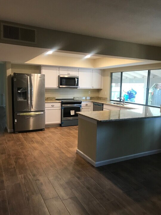 2505 Cherry Blossom Ln in Bedford, TX - Building Photo