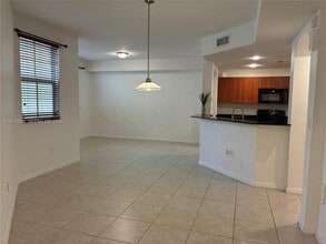 8999 NW 107 Ct in Doral, FL - Building Photo - Building Photo