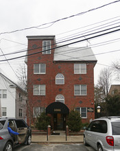 Fairfield Townhouse At Woodmere in Woodmere, NY - Foto de edificio - Building Photo