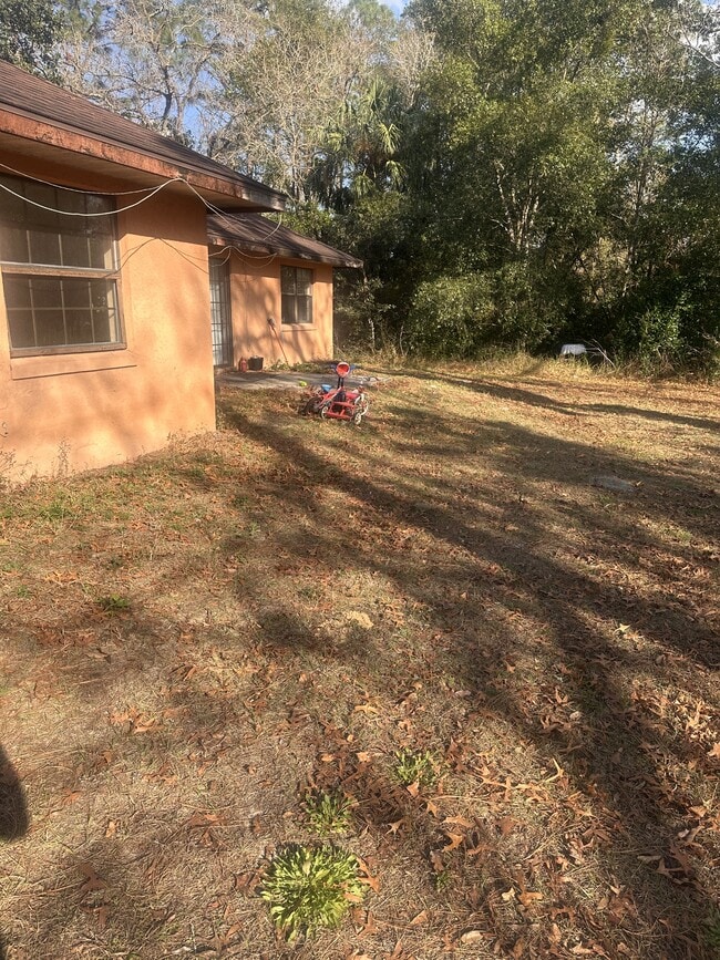832 Bahia Cir in Ocala, FL - Foto de edificio - Building Photo