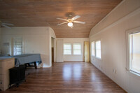 306 W Bryan St in Brenham, TX - Building Photo - Building Photo