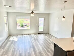 3172 E Sky Rim Wy in Saint George, UT - Building Photo - Building Photo