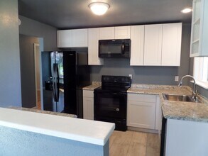 1321 17th St NE in Auburn, WA - Building Photo - Building Photo