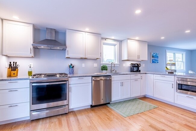 6 72nd St in Newburyport, MA - Building Photo - Building Photo