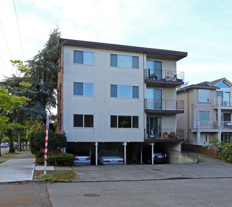 Scandia Gardens Apartments in Seattle, WA - Building Photo