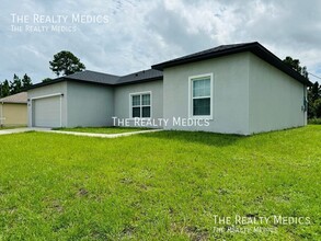 370 Dadeville St SE in Palm Bay, FL - Building Photo - Building Photo