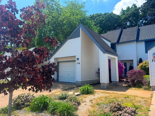 718 Hecate Dr in Virginia Beach, VA - Building Photo - Building Photo