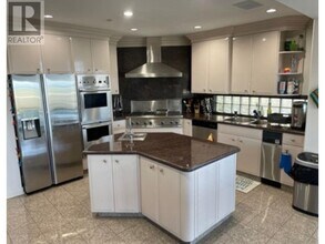 166 Tsawwassen Beach Rd in Delta, BC - Building Photo - Building Photo