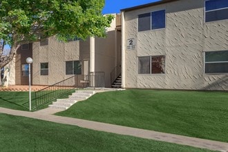 Gateway East Apartments in El Paso, TX - Building Photo - Building Photo