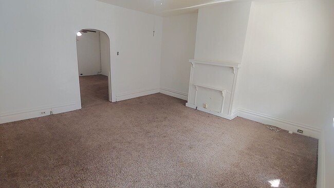 165 S 16th St-Unit -First Floor in Pittsburgh, PA - Building Photo - Building Photo