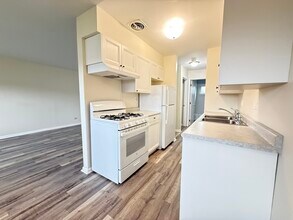 575 Berry Ave in Grayslake, IL - Building Photo - Building Photo