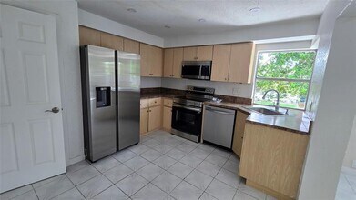 486 NW 69th Terrace in Margate, FL - Building Photo - Building Photo