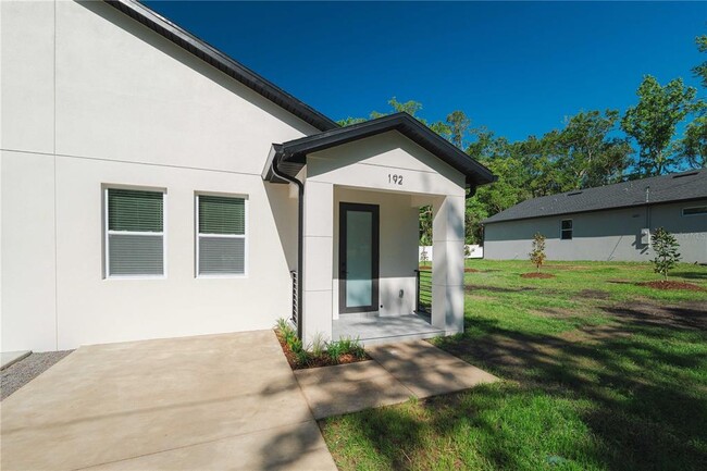 192 S Lemon Ave in Brooksville, FL - Foto de edificio - Building Photo