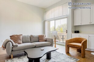 2225 S Beverly Glen Blvd in Los Angeles, CA - Building Photo