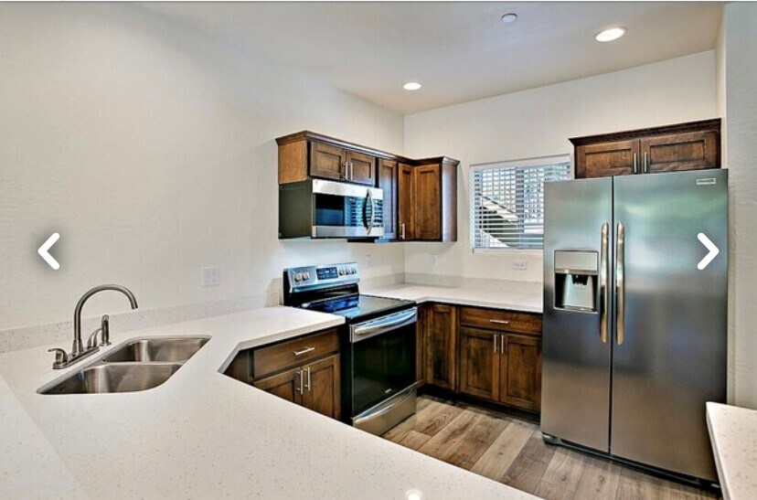 836 Valley St in Prescott, AZ - Foto de edificio