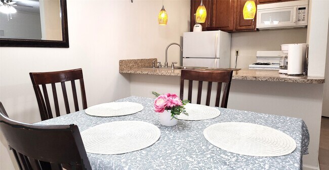 property at 4727 W Alabama St