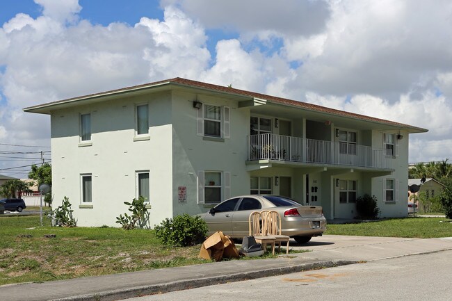 542 19th St in West Palm Beach, FL - Foto de edificio - Building Photo