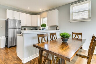 2113 W Armitage Ave in Chicago, IL - Building Photo - Building Photo