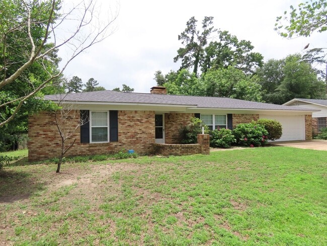 property at 3919 Belle Mere St