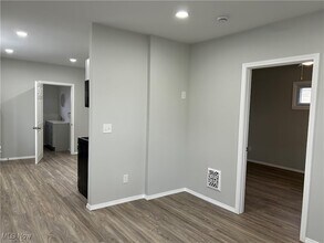 15630 Holmes Ave, Unit Up in Cleveland, OH - Building Photo - Building Photo