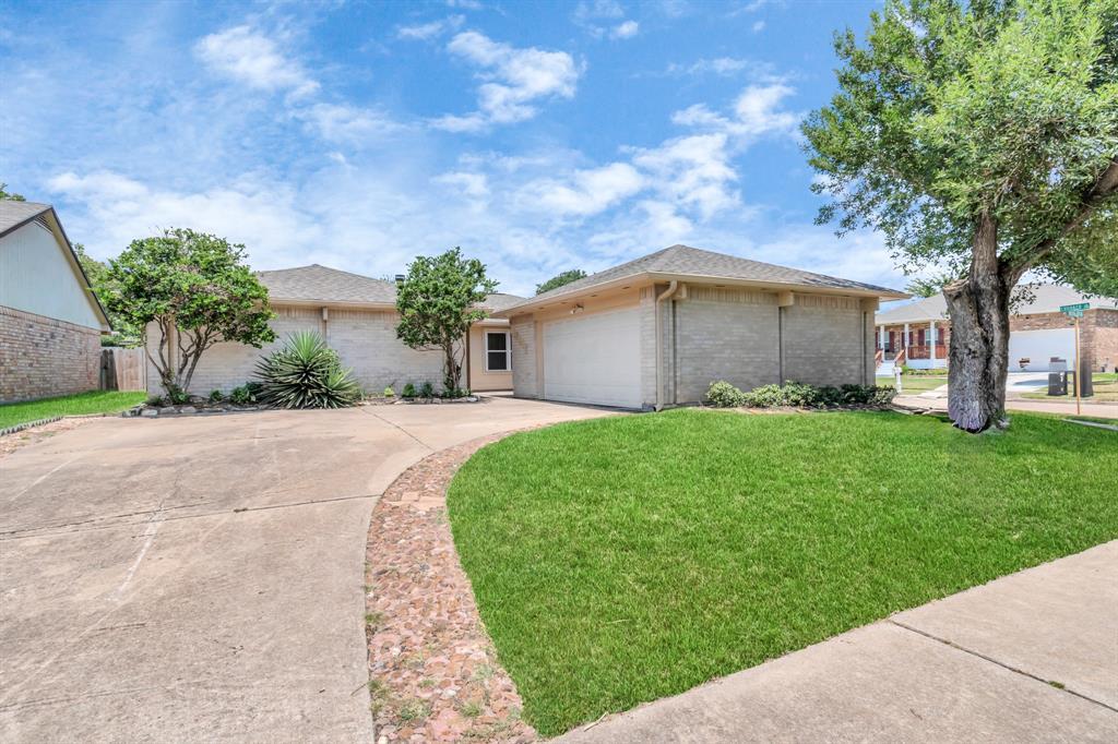 19406 Westhaven Dr in Houston, TX - Building Photo