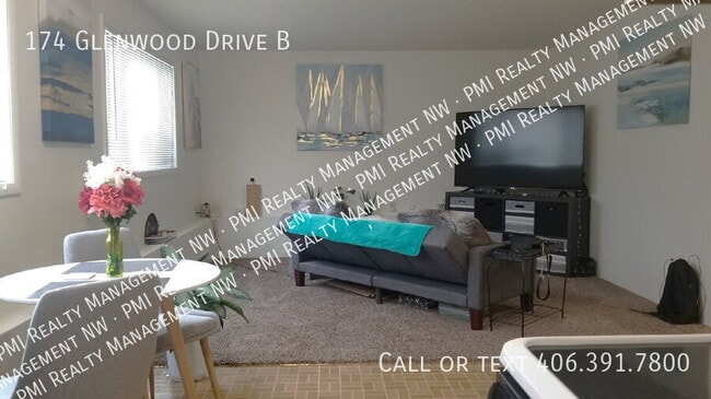 property at 174 Glenwood Dr