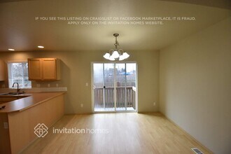 17612 72nd Ave E in Puyallup, WA - Foto de edificio - Building Photo